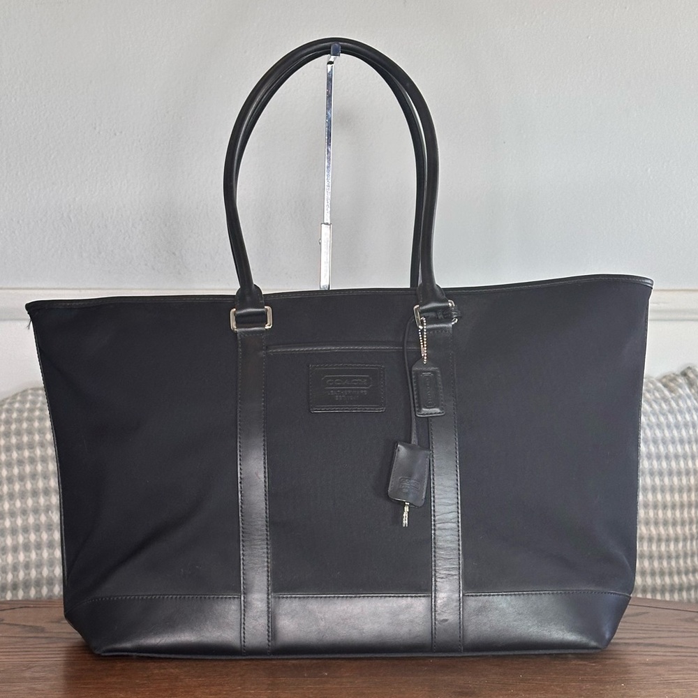 Coach XL Transatlantic Weekend Tote 🖤